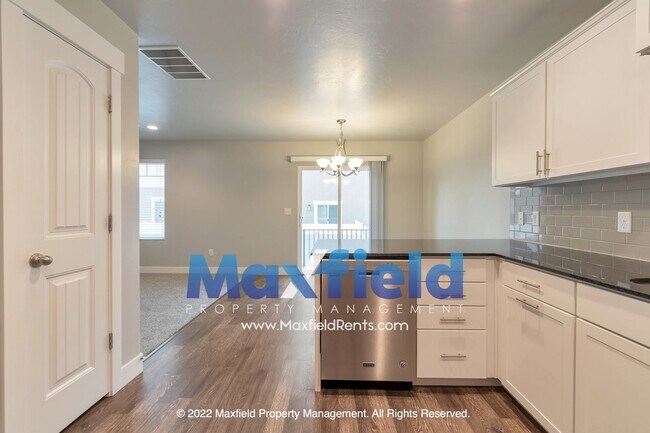 Building Photo - LEASE SPECIAL - 3BD, 2.5 BA, 2GA Draper townhome with super fast fiber internet