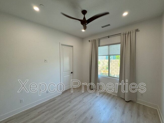 Building Photo - 74635 Tesla Dr