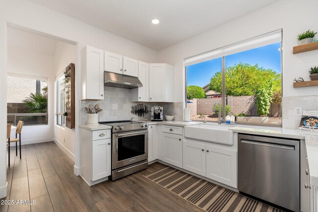 Building Photo - 6746 E Gelding Dr