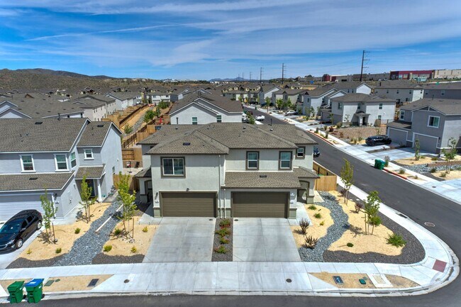 Building Photo - Terrific 4 bedroom available for rent - Al...