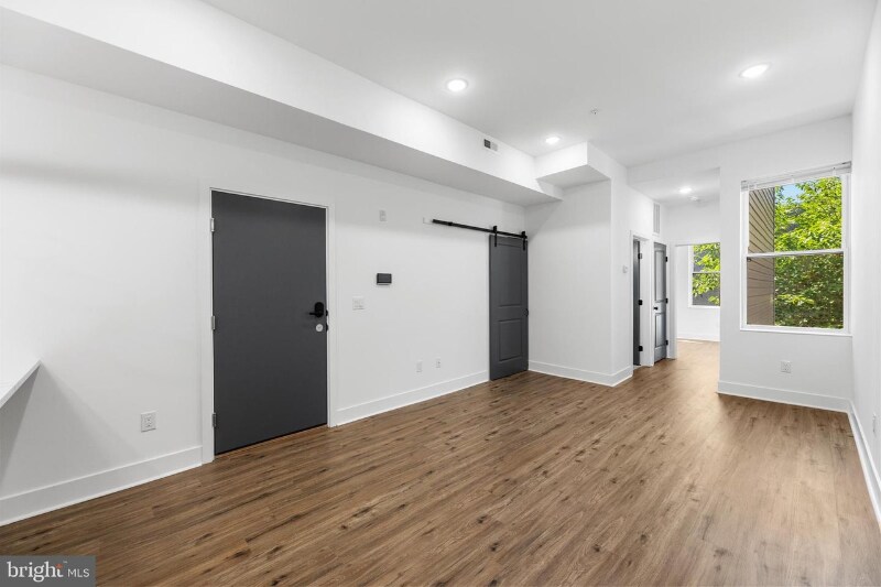 Building Photo - 3934 W Girard Ave