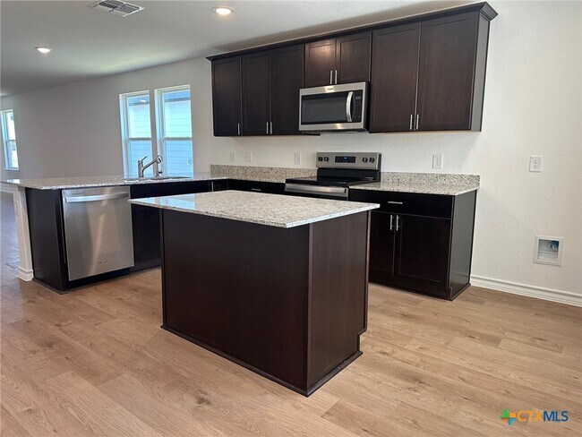 Building Photo - 936 Heartseed Ave