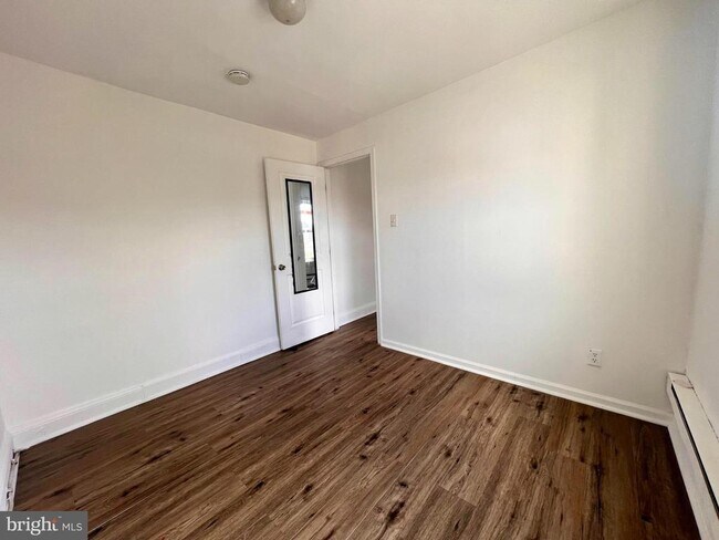 Building Photo - 1249 Shackamaxon St