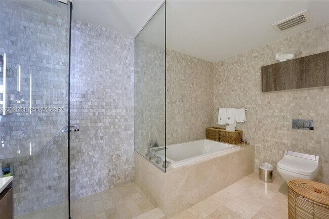 Building Photo - 88 SW 7th St