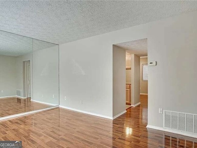 Building Photo - 28 Country Pl Ct