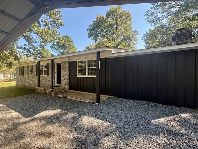 Primary Photo - 2806 Hurricane Lake Rd