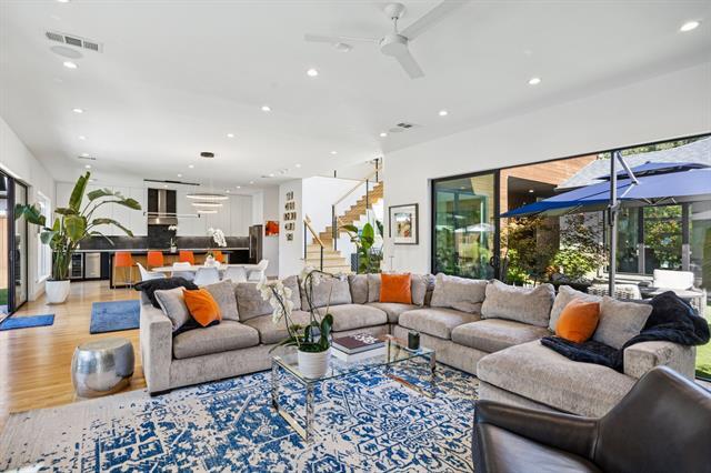 Building Photo - 9733 Mixon Dr