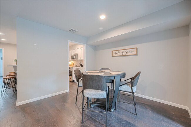 Building Photo - 14688 Perthshire Rd