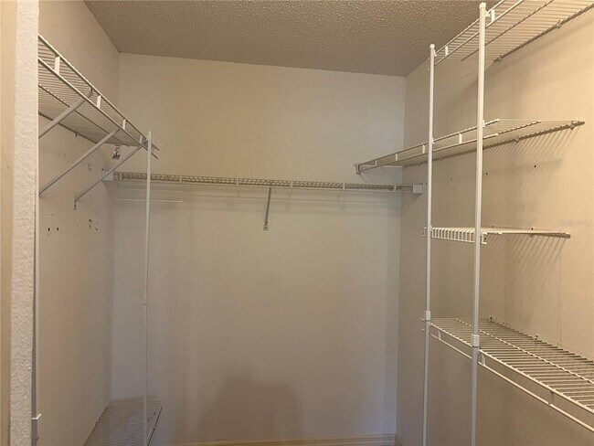 Building Photo - 2532 Stony Brook Ln