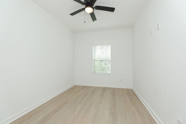 Building Photo - 8316 Peachtree St