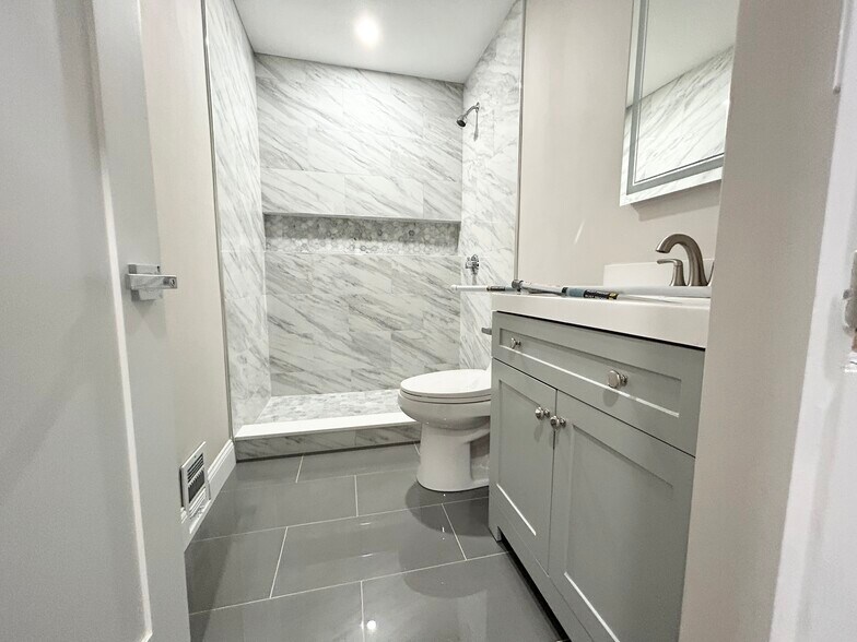 Building Photo - 21 Sudan St