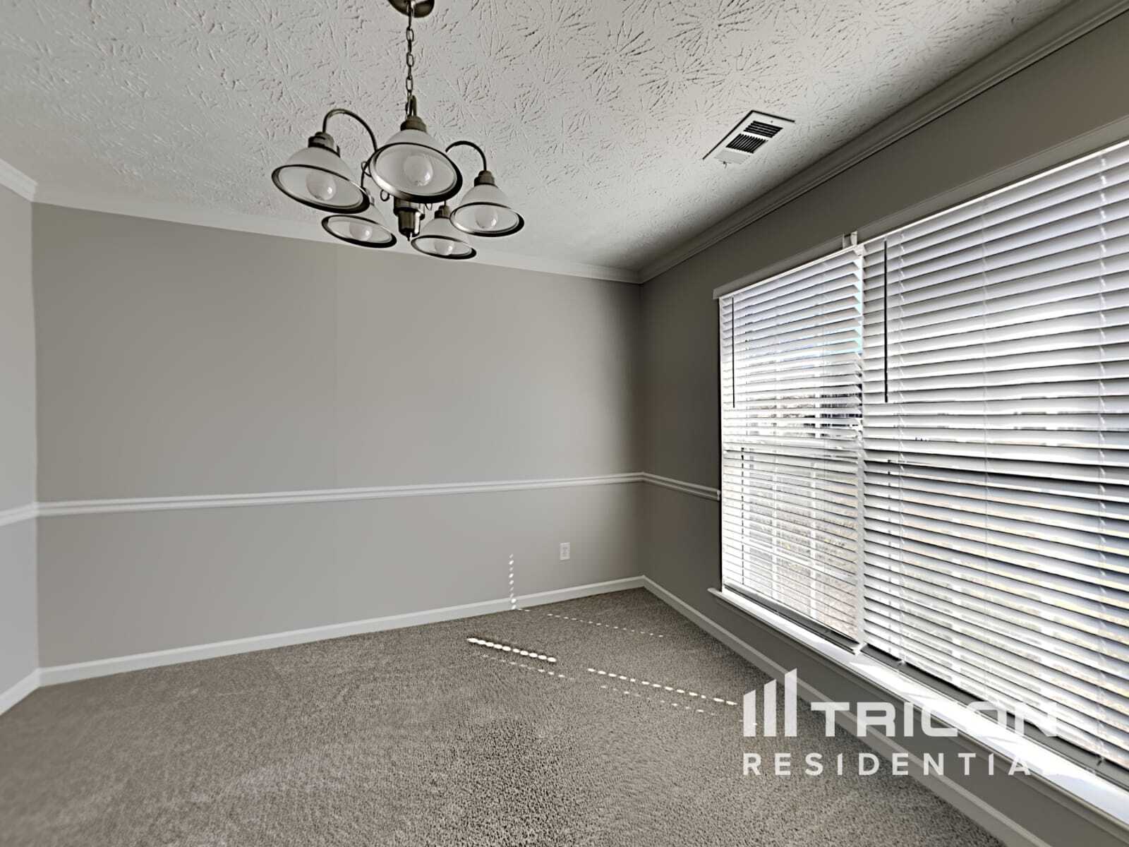 Building Photo - 330 Summit View Dr