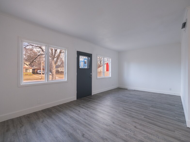 Building Photo - 729 S 7th St