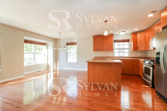 Building Photo - Immerse Yourself in Comfort and Convenience