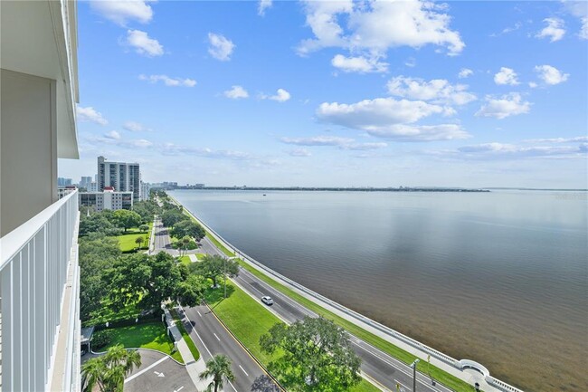 Building Photo - 2611 Bayshore Blvd