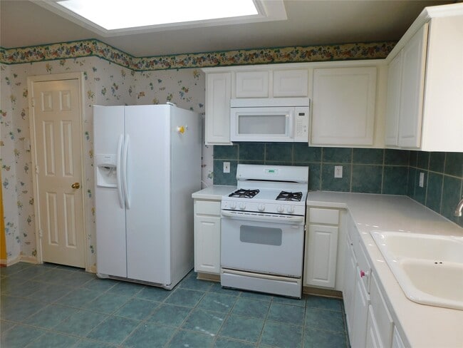Building Photo - 3702 Heritage Colony Dr