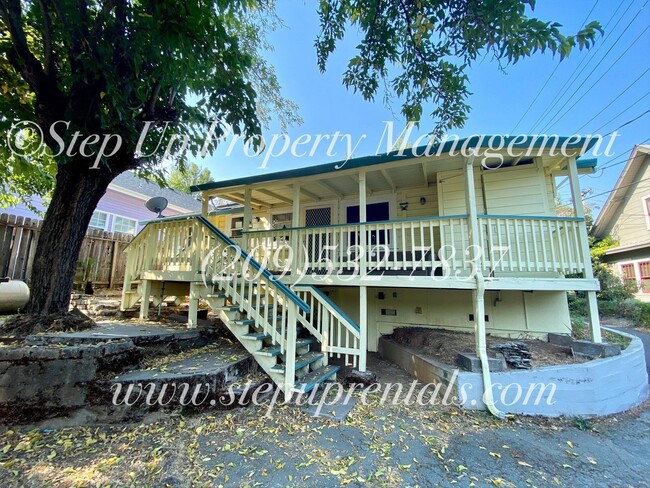 Building Photo - 169 Barretta St