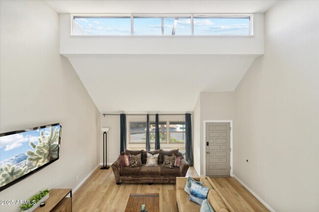 Building Photo - 7302 E Rancho Vista Dr