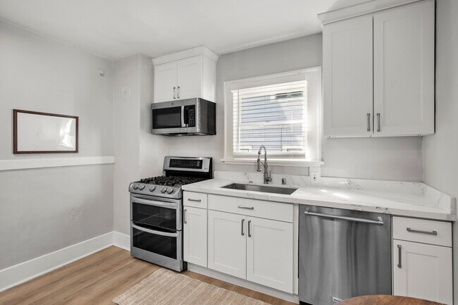 Building Photo - 4525 5th Ave NE