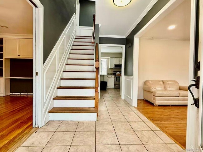 Building Photo - 33 Pilgrim Dr