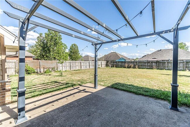 Building Photo - 4105 SW Slate Ln