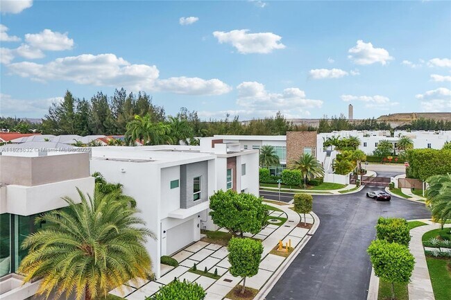 Building Photo - 10445 NW 68th Terrace
