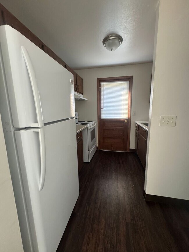 Building Photo - TIKI - 4563-4569 Croftshire Dr.