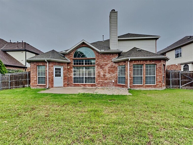 Building Photo - 2525 Stone Meadows Dr