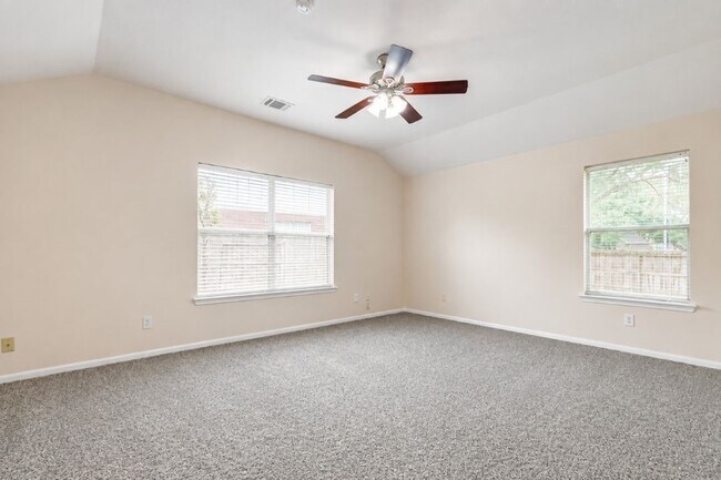 Building Photo - 5402 Rosehaven Ct