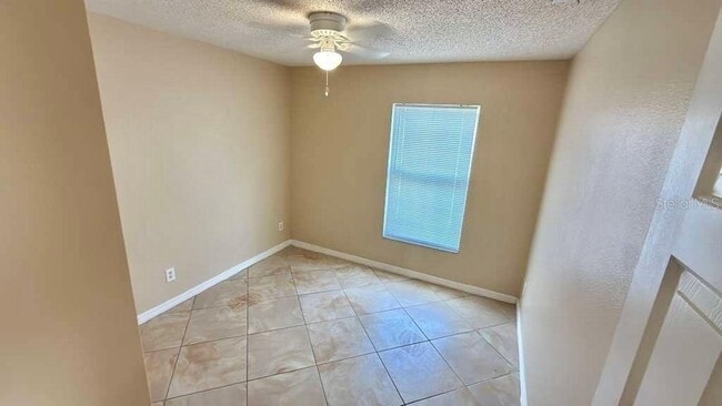 Building Photo - 2127 Rj Cir