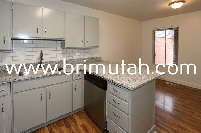 Building Photo - 3669 S 2245 E