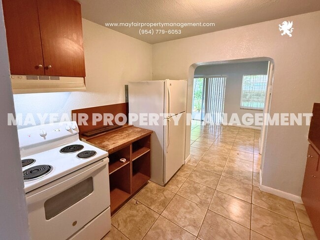 Building Photo - 400 Opa-Locka Blvd