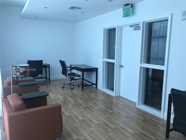 Building Photo - 350 NE 24th St