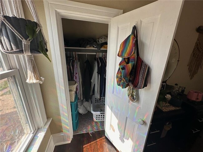 Building Photo - 613 3rd St SW