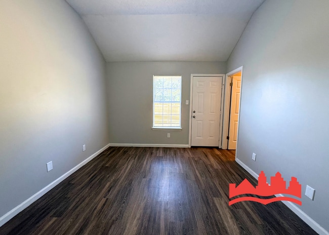 Building Photo - Welcome to 5495 Emerald Hills Dr! HALF OFF FIRST MONTH RENT!