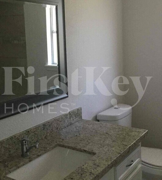 Building Photo - 17615 Tall Cypress Dr