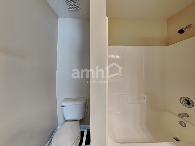 Building Photo - 3339 Sugar House St