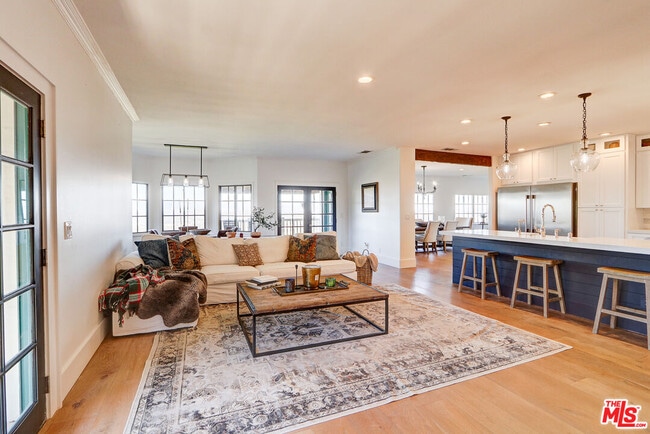 Building Photo - 456 S McKnight Rd