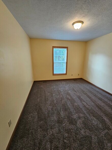 Building Photo - 1041 Applegrove St NW