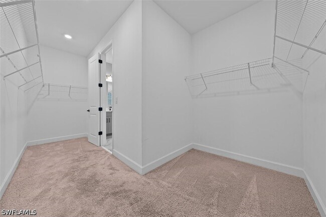 Building Photo - 2038 Grove Dr