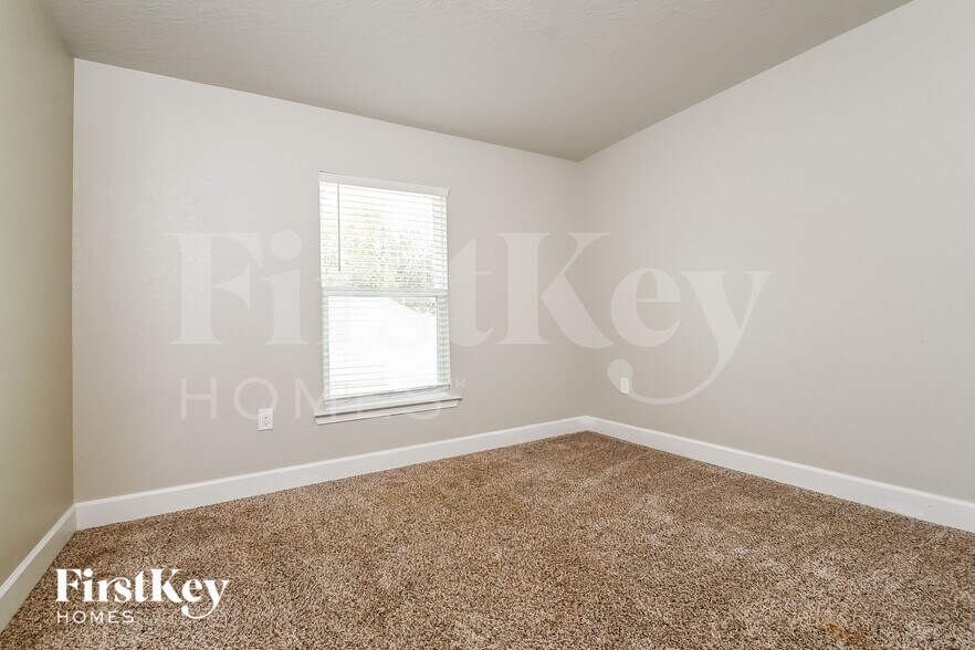 Building Photo - 243 Brookshire Dr