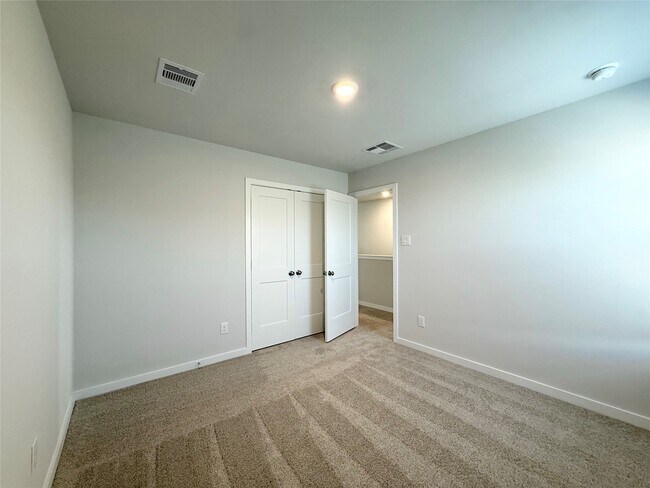 Building Photo - 3931 Flora Fld Dr