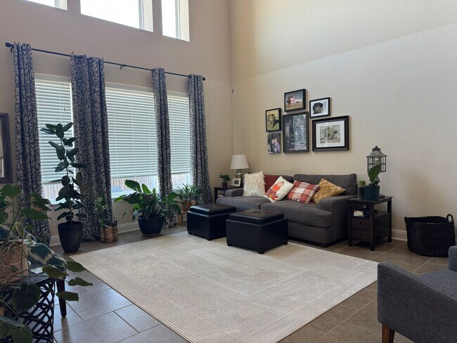 Building Photo - 517 Whittmen Ave