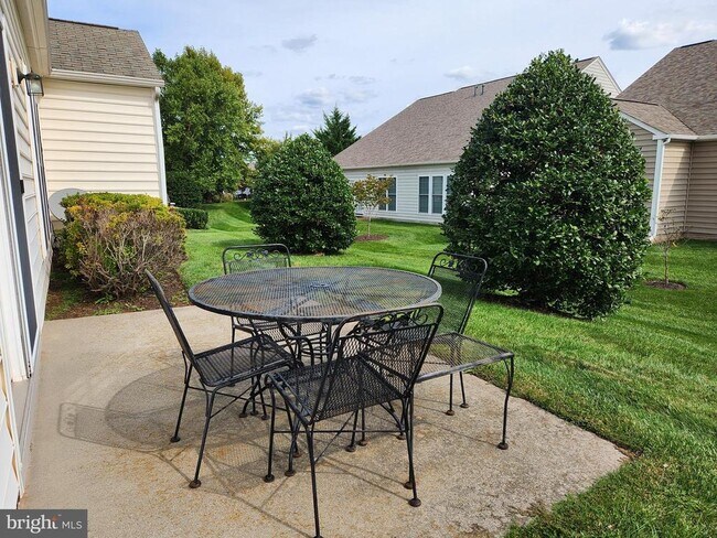 Building Photo - 20667 Golden Ridge Dr