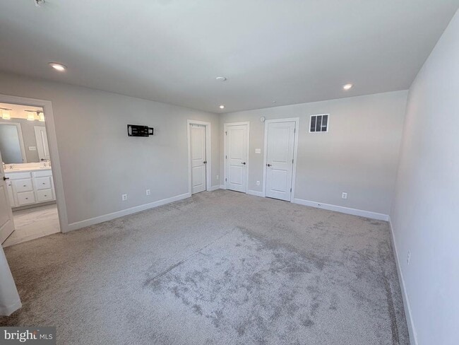 Building Photo - 10825 Foxtrot Cir