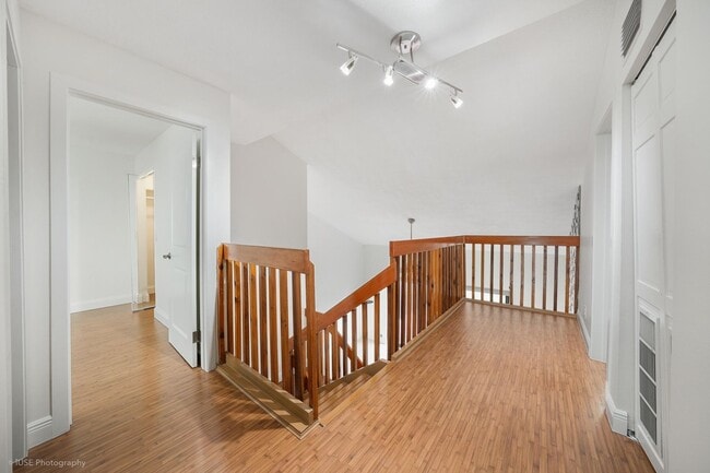 Building Photo - 525 Bayfront Dr