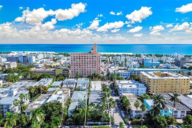 Building Photo - 635 8th St