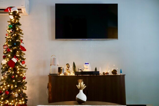 Building Photo - 14 Sterling Rd