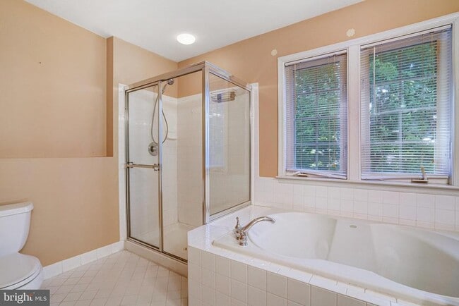 Building Photo - 9662 Potters Hill Cir