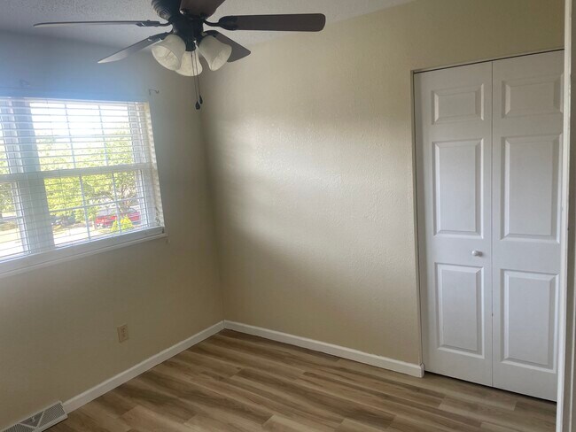 BEDROOM - 2816 Independence St